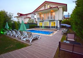 Villa Lemurya