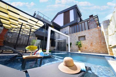 Villa Mora 2
