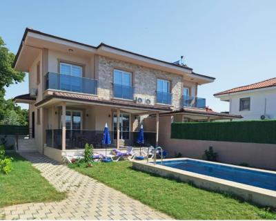 Villa Lake 1