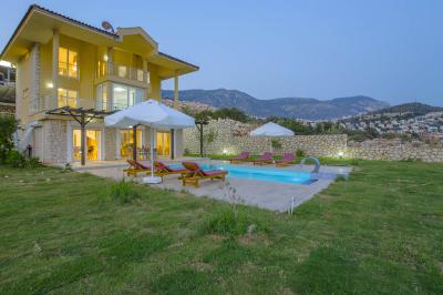 Villa Elena 1