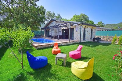Villa Stone 1