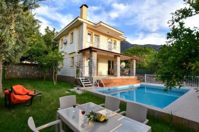 Villa Almond 2
