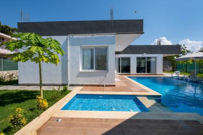 Villa Tier
