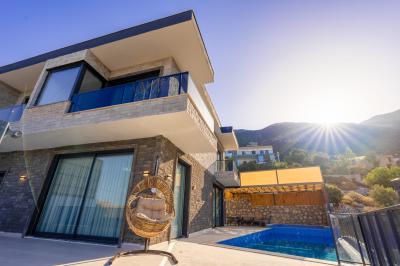 Villa March 3