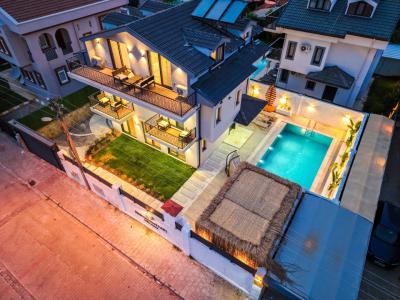 Villa Roof