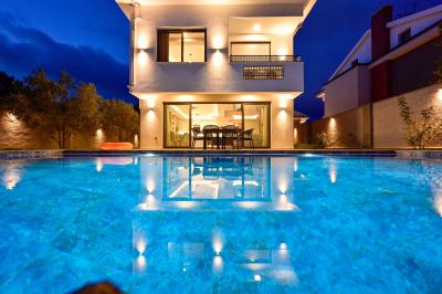Villa Dorika H