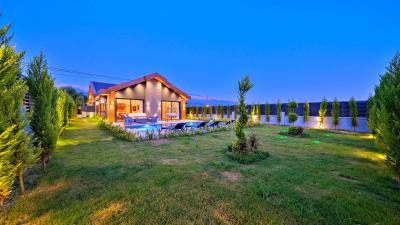 Villa Little