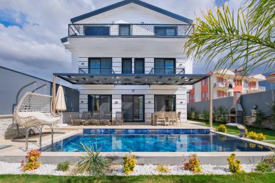 Villa Nakas
