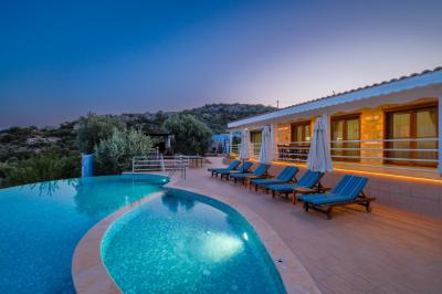 Villa Pool 1