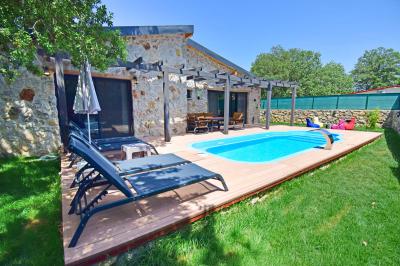 Villa Stone 2
