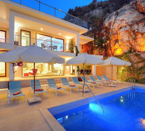 Villa Alegra 1, Antalya Kalkan'da 5 Odalı 10 Kişilik Havuzlu Villa - Birebirvilla