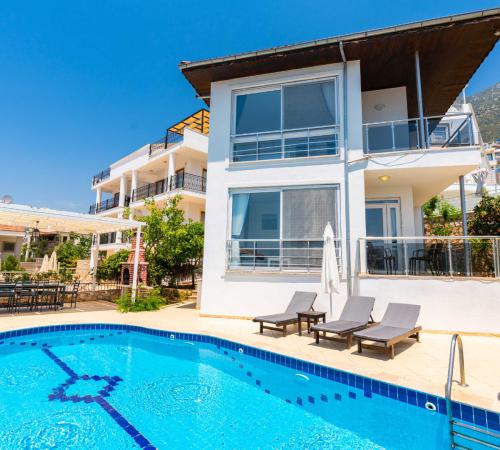 Villa Leon, Kalkan'da 4 Odalı Deniz Manzaralı Kiralık Villa - Birebirvilla