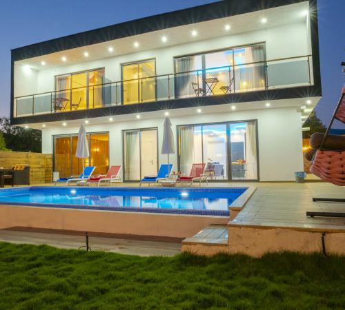 Villa Palax, Kalkan Sarıbelen'de 2 Odalı Jakuzili Muhafazakar Kiralık Villa - Birebirvilla