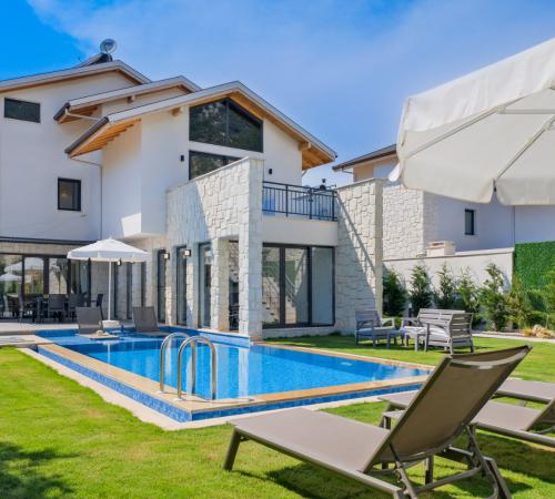 Villa Yalçın 3, Fethiye-Ovacık'da 4 Odalı Jakuzili Lüks Kiralık Villa - Birebirvilla