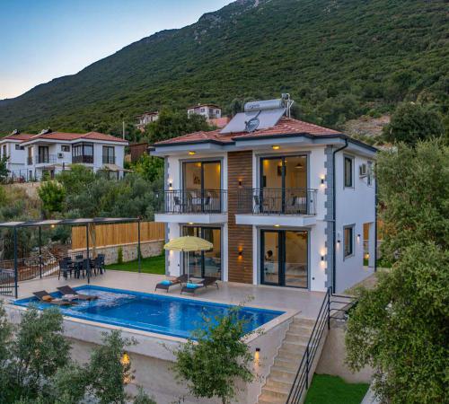 Villa Ayser, Kalkan, Kaş'ta 4 Kişilik Özel havuzlu Villa - Birebirvilla