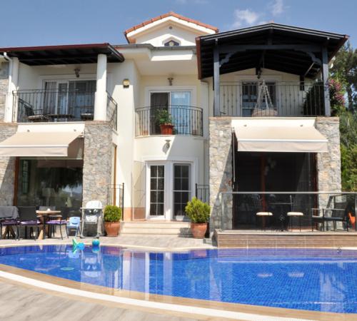 Villa Yaprak Duo, Fethiye, Ölüdeniz'de 4 Odalı 7 Kişilik Aile Villası - Birebirvilla