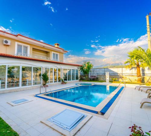 Villa Nehir Duo, Seydikemer Merkezde 4 odalı 8 kişilik villa - Birebirvilla