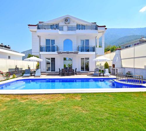 Villa Dinyester, Ovacık'da 3 Odalı Jakuzili Kiralık Tatil Villası - Birebirvilla
