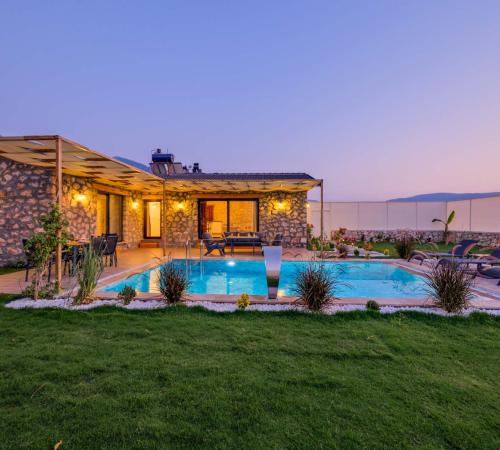 Villa İris, Fethiye'de 2 Odalı özel havuzlu Kiralık Villa - Birebirvilla