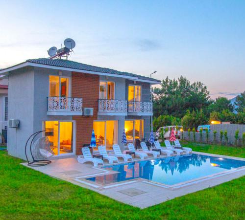 Villa Brave, Ölüdeniz'de 4 Yatak Odalı Özel Havuzlu Villa - Birebirvilla