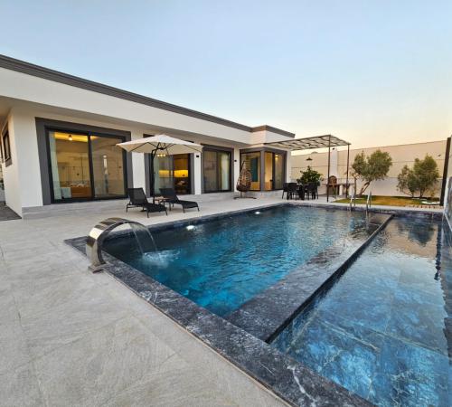 Villa Es, Fethiye Karaçulha Çalıca'da  4 Kişilik Korunaklı Lüks Villa - Birebirvilla