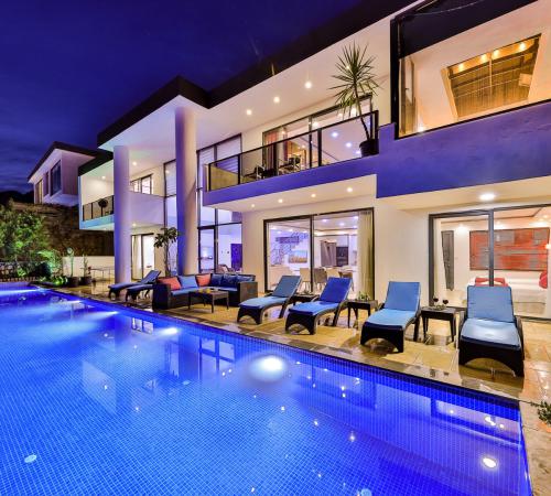 Villa Aqua 1, Kalkan'da 4 Odalı Jakuzili, kapalı havuzlu Kiralık Villa - Birebirvilla