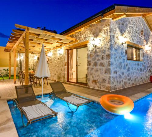 Villa Canözü 5, Fethiye'de 6 Kişilik Havuzu Korunaklı Villa - Birebirvilla