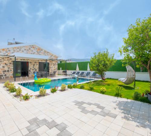 Villa Elam, Fethiye'de 3 Odalı Jakuzili özel havuzlu Kiralık Villa - Birebirvilla