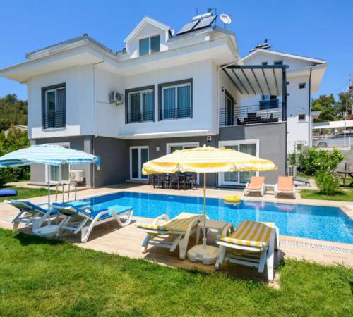 Villa Sunlight, Fethiye, Çalış'da 9 Odalı Özel Havuzlu Geniş Aile Villası - Birebirvilla