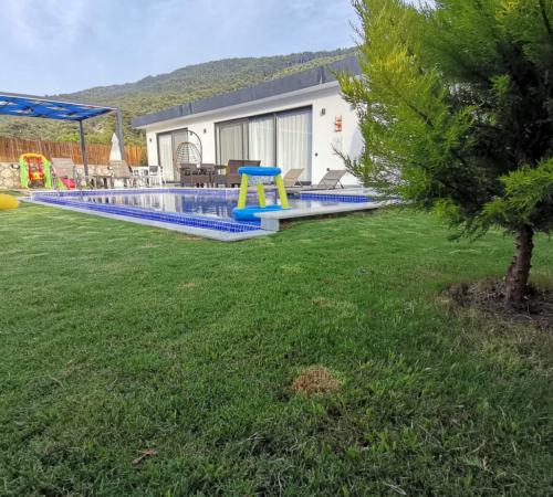 Villa Asos, Kalkan Sarıbelen'de 2 Odalı 5 Kişilik Jakuzili Muhafazakar Villa - Birebirvilla