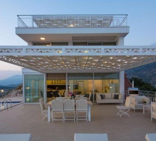 Villa Tiffany, Kalkan'da 4 Odalı Deniz Manzaralı Kiralık Villa - Birebirvilla