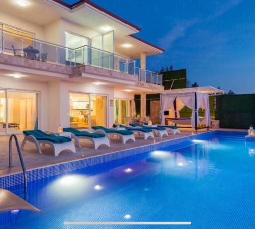 Villa Simon, Deniz manzaralı 6 Kişilik Lüks Villa - Birebirvilla