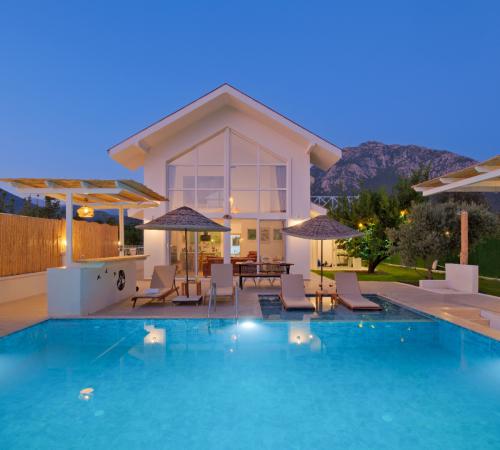 Villa Sunfe, Fethiye Yeşilüzümlü'de 4 Kişilik Havuzu Korunaklı Lüks Villa - Birebirvilla