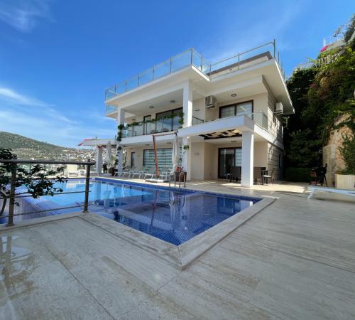 Villa Alegra 2, Antalya Kalkan'da 5 Odalı 10 Kişilik Havuzlu Villa - Birebirvilla