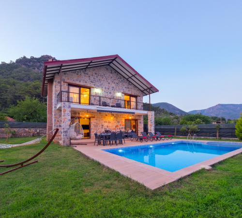 Villa Bada, Fethiye, İnlice'de 8 Kişilik Havuzu Korunaklı Kiralık Villa - Birebirvilla