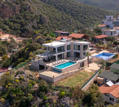 Villa Skaros, Kaş Büyük Çakıl'da 4 Odalı Özel Havuzlu Kiralık Villa - Birebirvilla