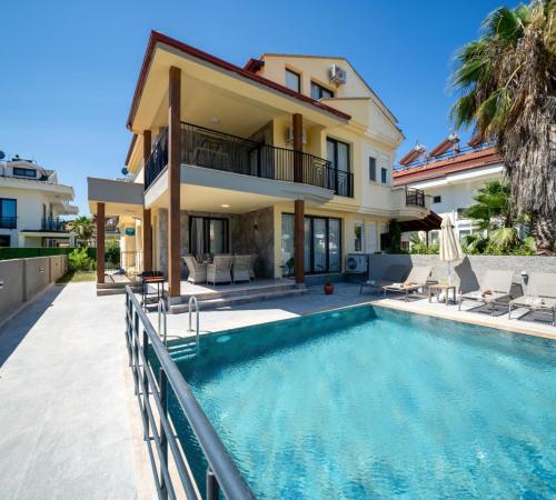 Villa Sorrento, Fethiye Çalış'ta 6 Kişilik Özel Havuzlu Lüks Villa - Birebirvilla