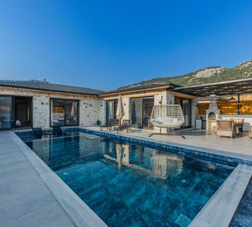 Villa Yaz 9, Kalkan Bezirgan'da 3 Odalı Jakuzili ve özel havuzlu Kiralık Villa - Birebirvilla