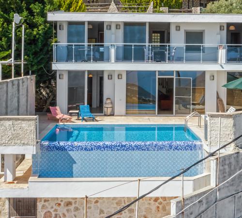 Villa Sunstar 1 Kalkan Üzümlü mevkiinde 4 Odalı Özel Havuzlu Jakuzili Kiralık Villa - Birebirvilla