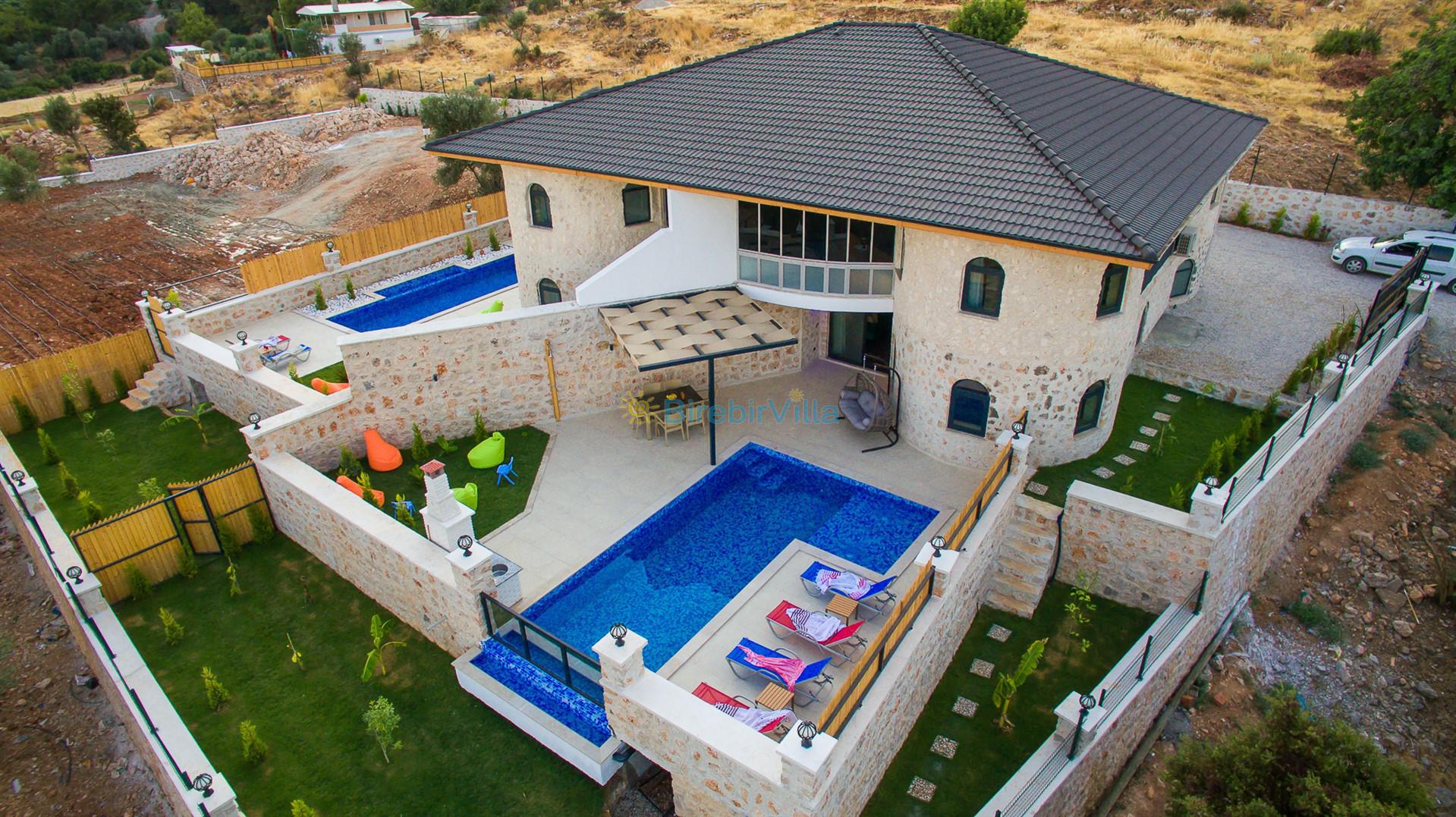 Villa Sandık 1 Seydikemer Karadere mevkiinde 3 Odalı Jakuzili Kiralık Villa - Birebirvilla