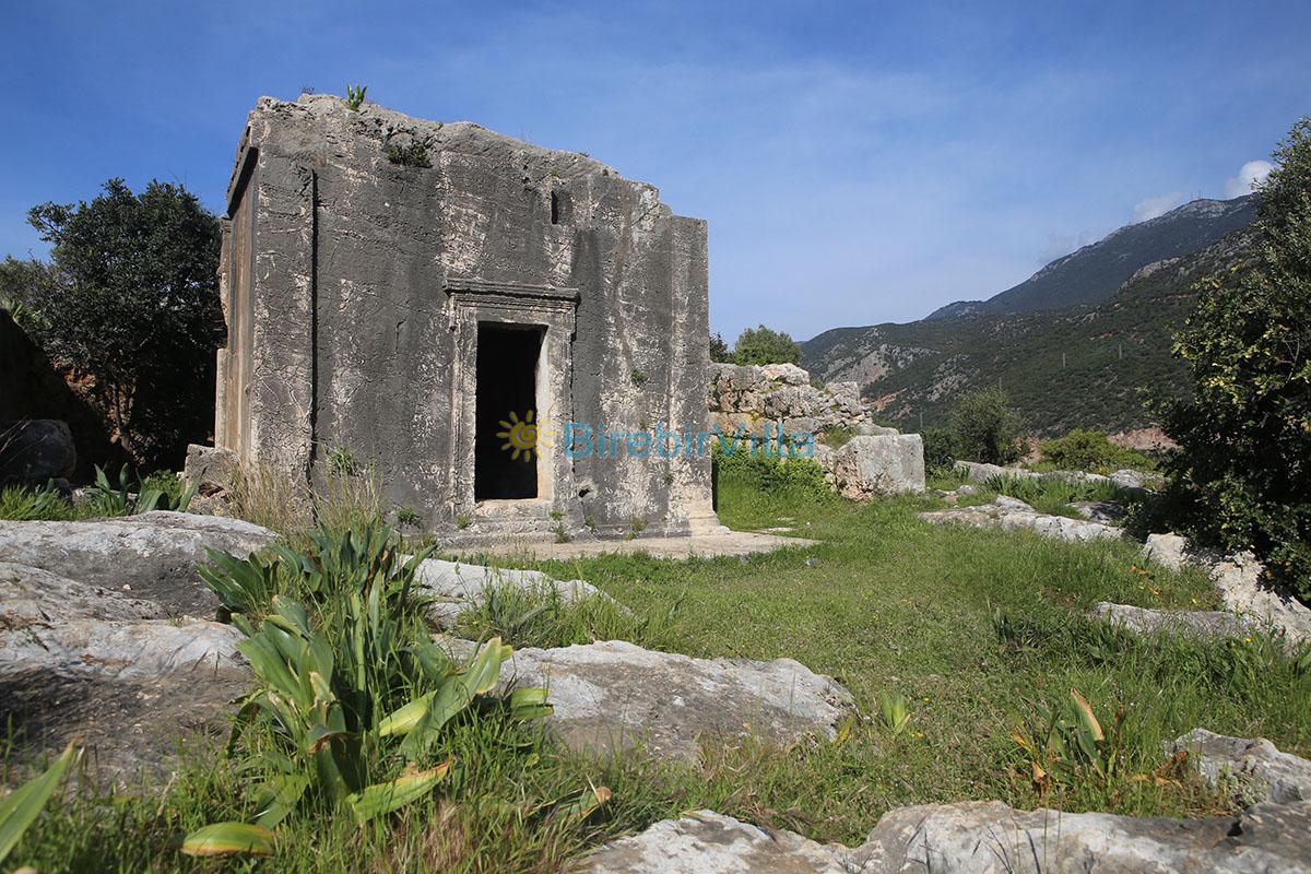 Antiphellos Antik Limanı Kalıntıları