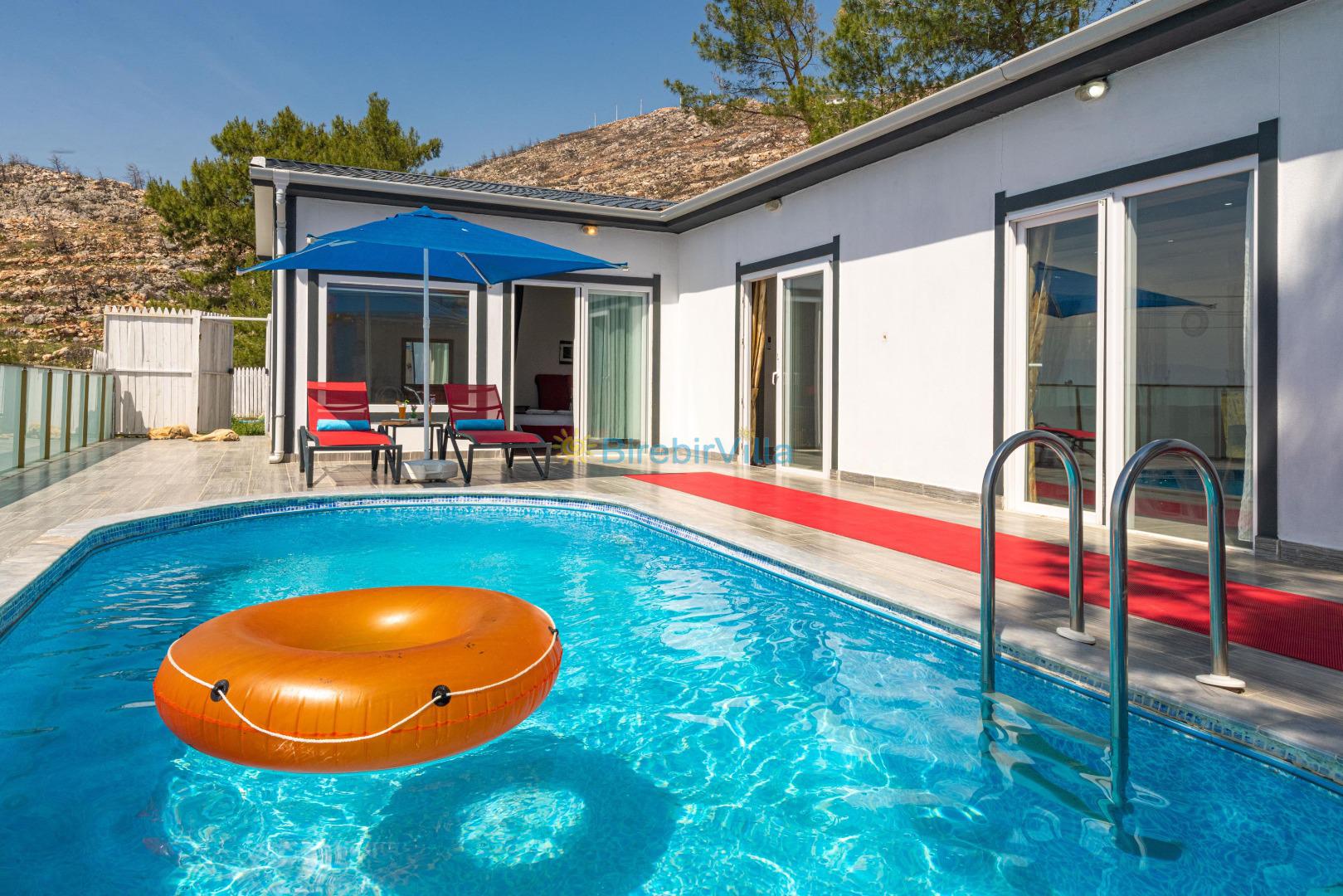 Villa Nazo, Kalkan Üzümlü'de 1 Odalı Jakuzili ve Saunalı Muhafazakar Balayı Villası - Birebirvilla
