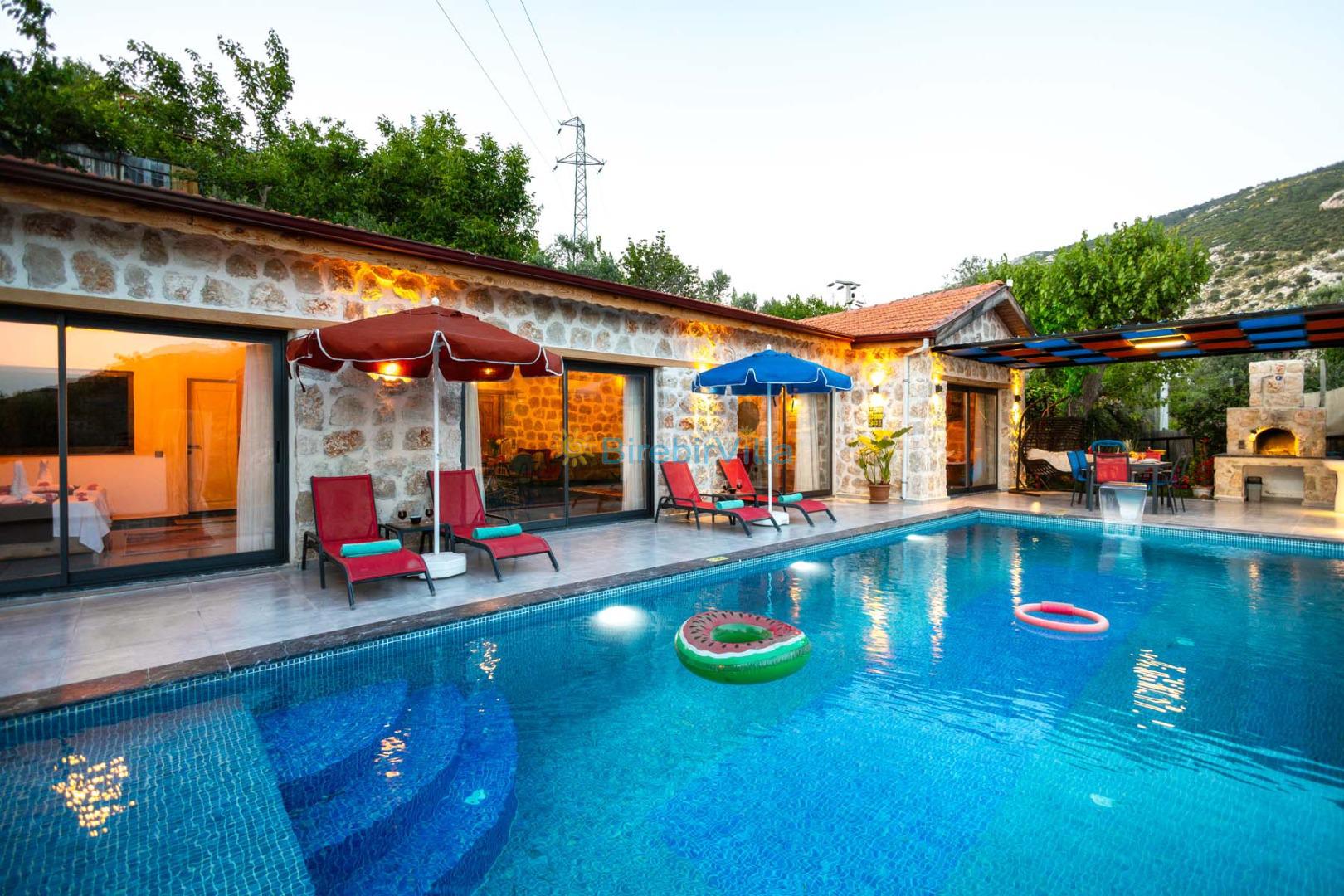 Villa Orantı