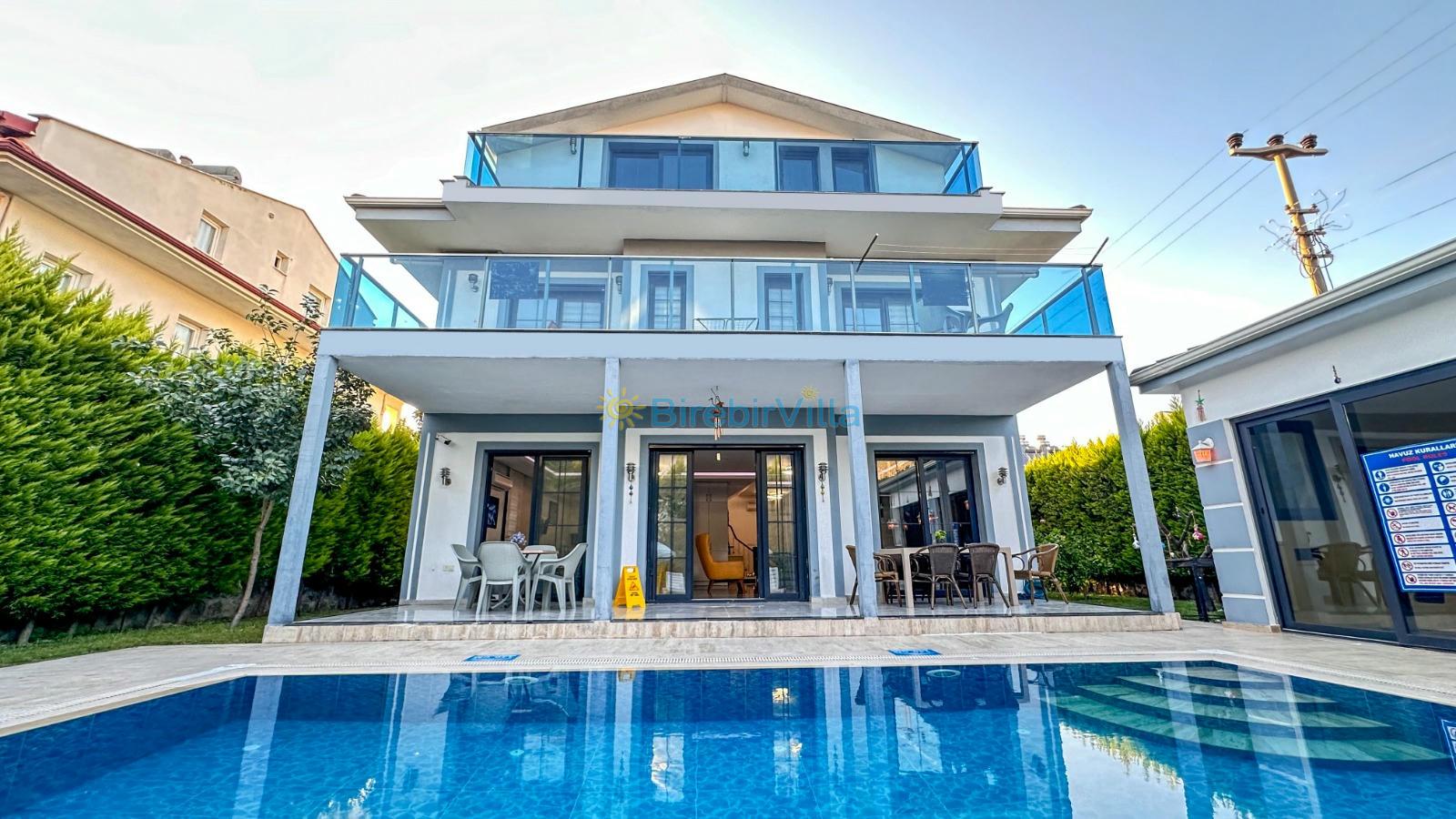 Villa Sandra, Fethiye Karaçulha'da 6 Kişilik Villa - Birebirvilla